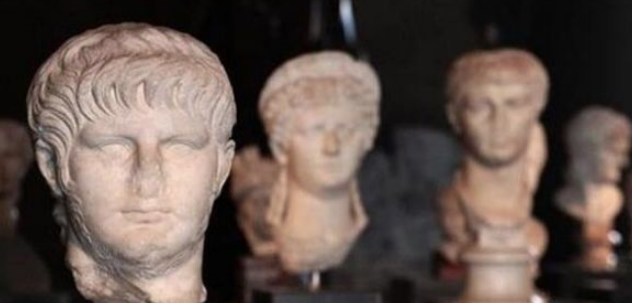 罗马历史上的皇帝尼禄有多血腥残暴？他最后是怎么死的