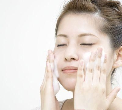 五种洗脸方法让你越洗越漂亮图3