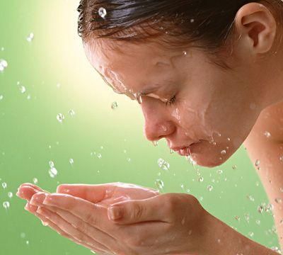 五种洗脸方法让你越洗越漂亮图6